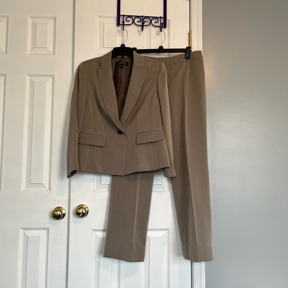 Kasper Women's Taupe Two-Piece Pant Suit